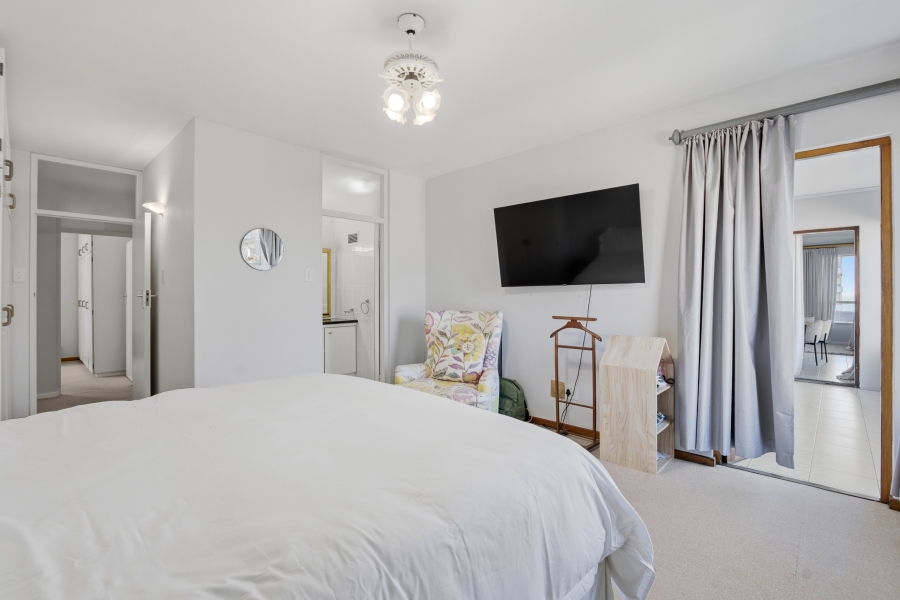 4 Bedroom Property for Sale in Sea Point Western Cape